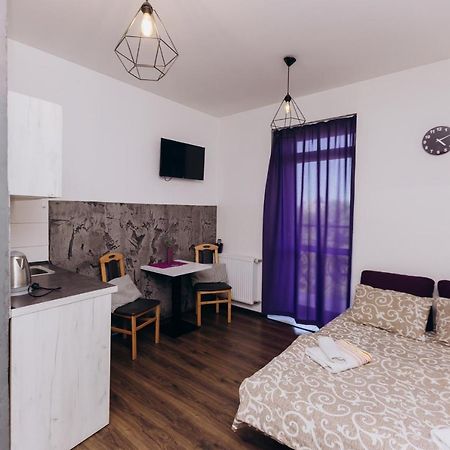 Нові Apartments Біля Жд Вокзалу Ivano-Frankivsk Buitenkant foto
