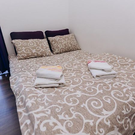 Нові Apartments Біля Жд Вокзалу Ivano-Frankivsk Buitenkant foto