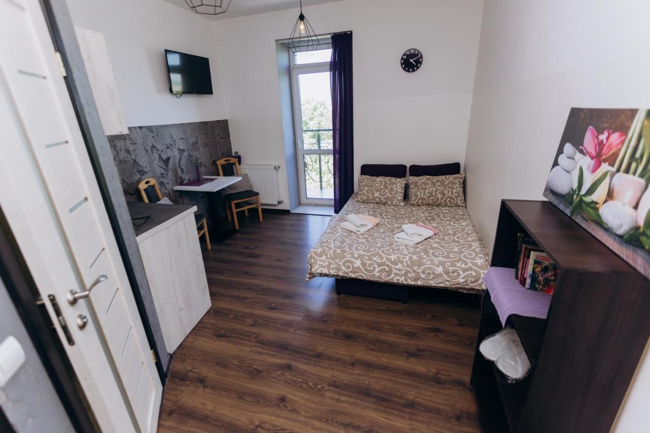 Нові Apartments Біля Жд Вокзалу Ivano-Frankivsk Buitenkant foto