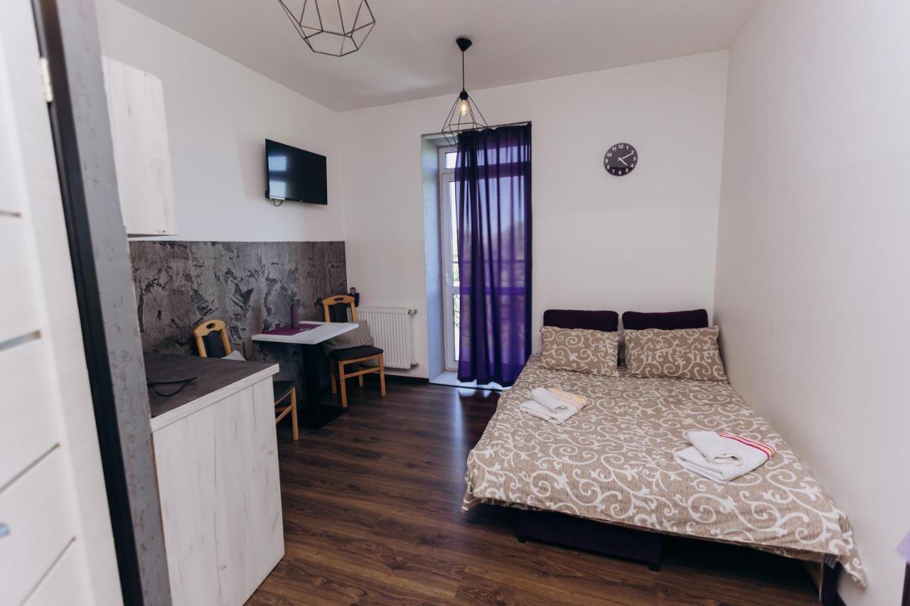 Нові Apartments Біля Жд Вокзалу Ivano-Frankivsk Buitenkant foto