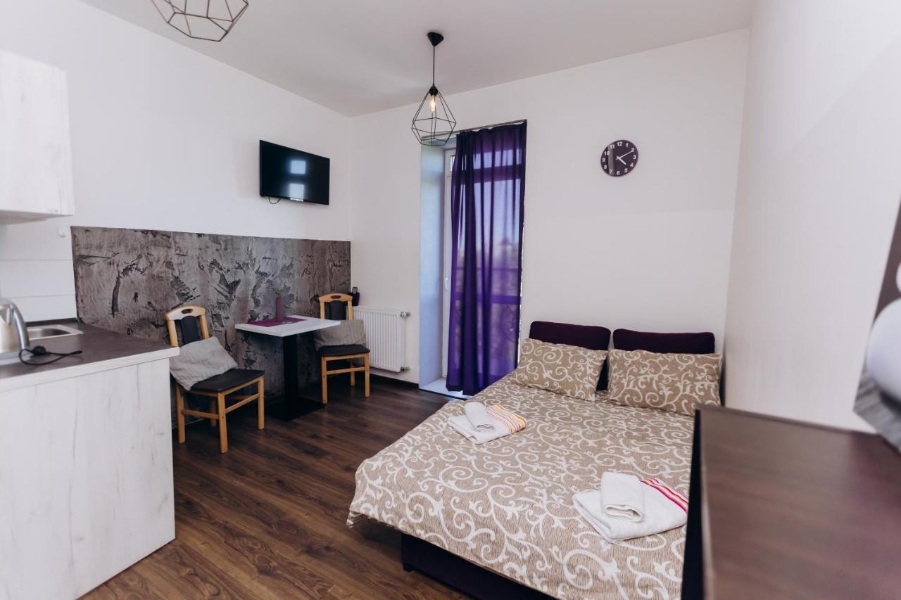 Нові Apartments Біля Жд Вокзалу Ivano-Frankivsk Buitenkant foto
