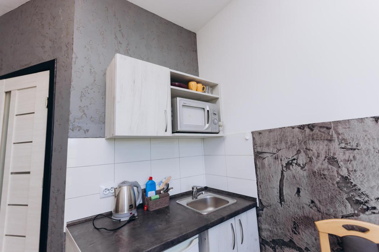 Нові Apartments Біля Жд Вокзалу Ivano-Frankivsk Buitenkant foto